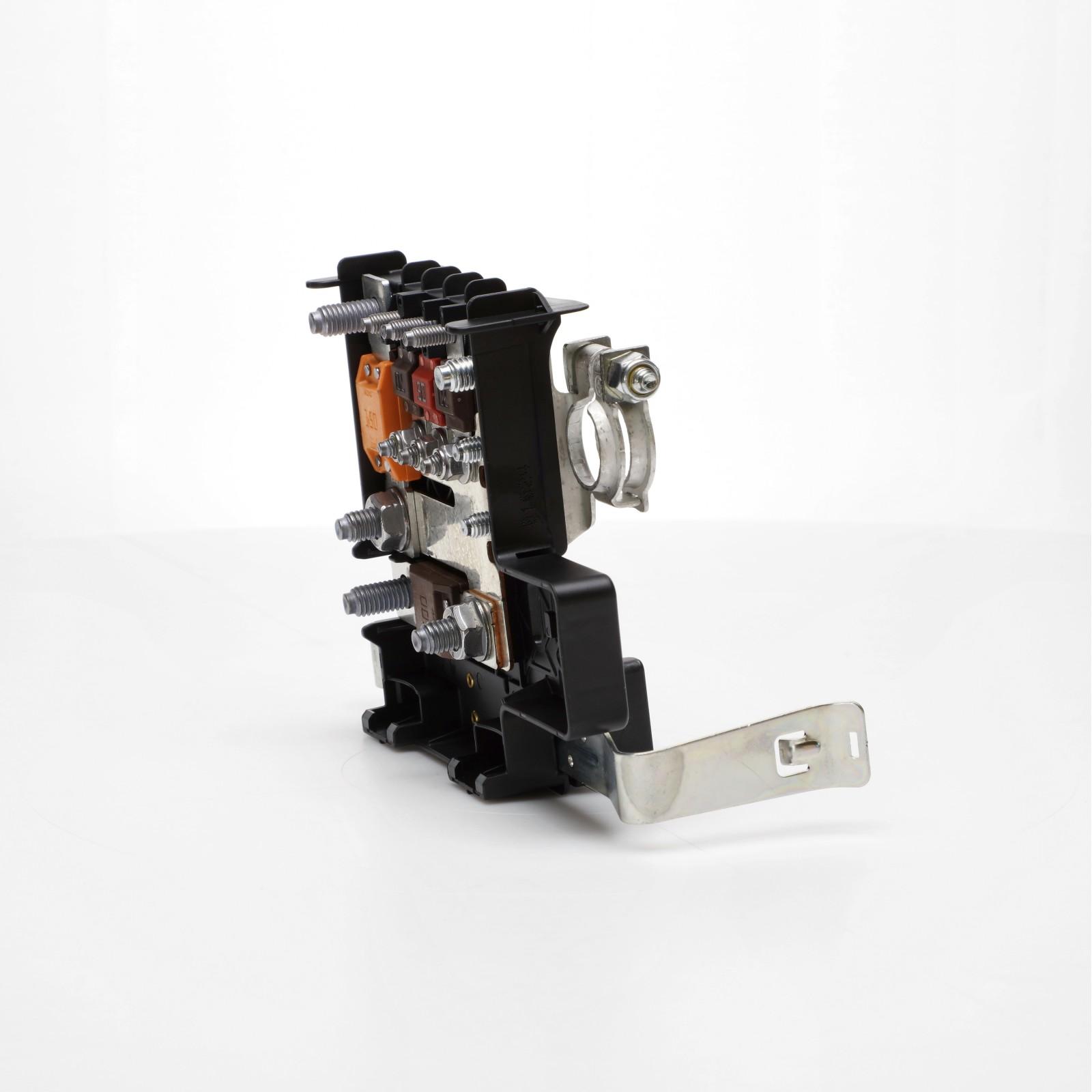 Original Iveco 69500831 Batterieklemme plus mit Deckel Daily IV, V Original Iveco 69500831 Batterieklemme plus mit Deckel Daily IV, V