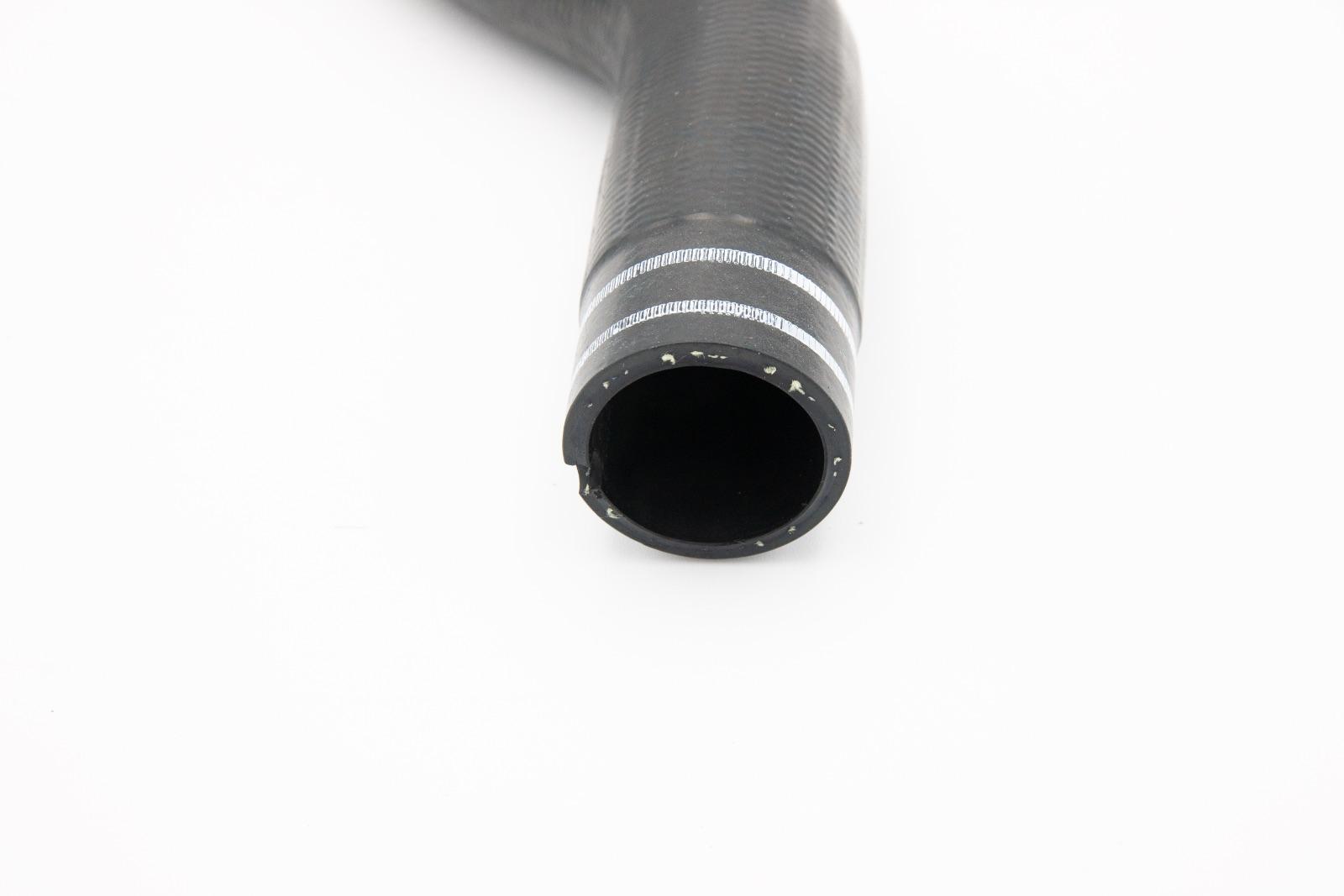 Original Iveco 5801302589 unterer Wasserschlauch Daily 3.0 Bj. ab 2012 Original Iveco 5801302589 unterer Wasserschlauch Daily 3.0 Bj. ab 2012