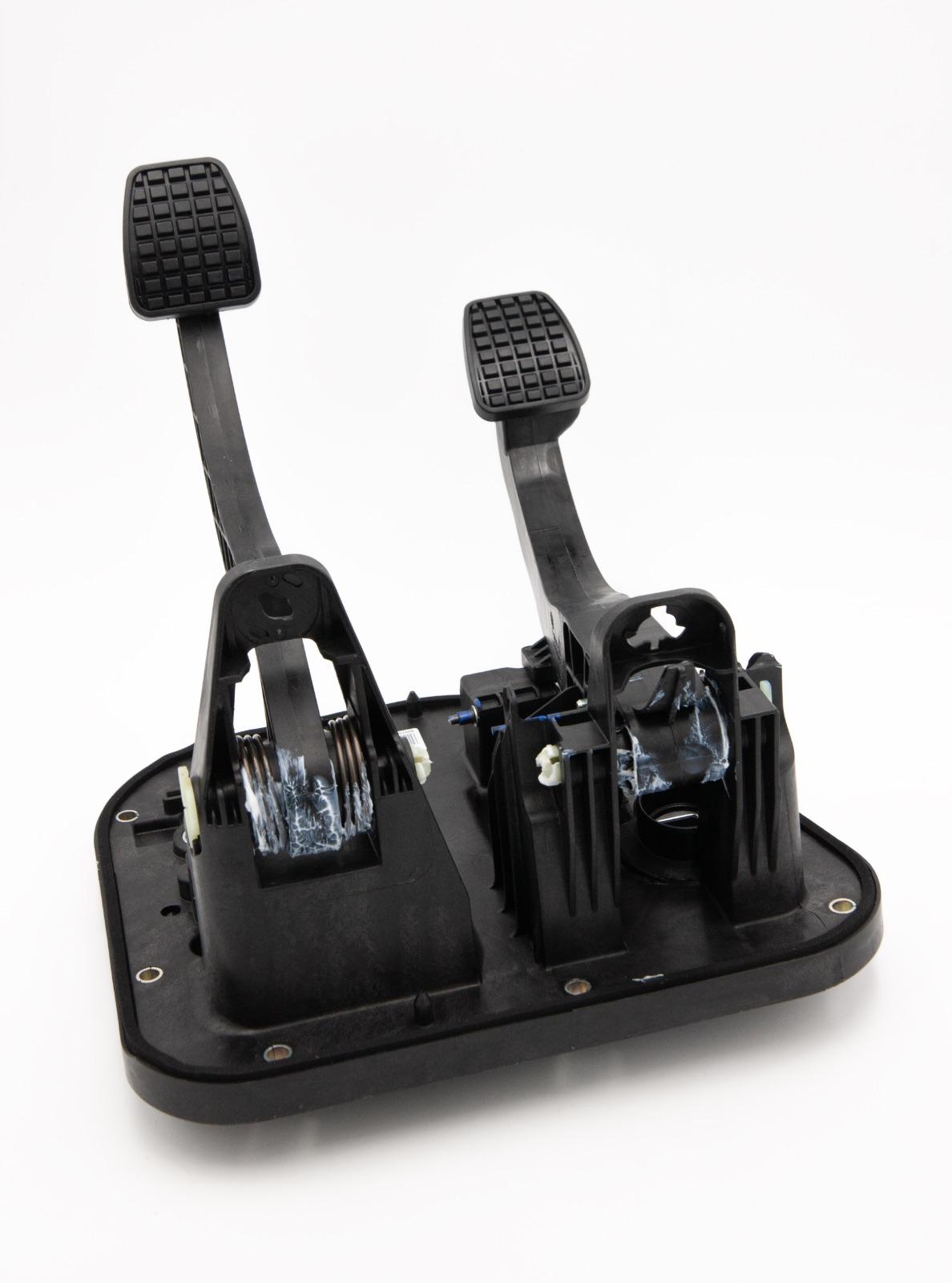 Original Iveco 5801492032 Bremskupplungspedale Daily ab 2014 Original Iveco 5801492032 Bremskupplungspedale Daily ab 2014