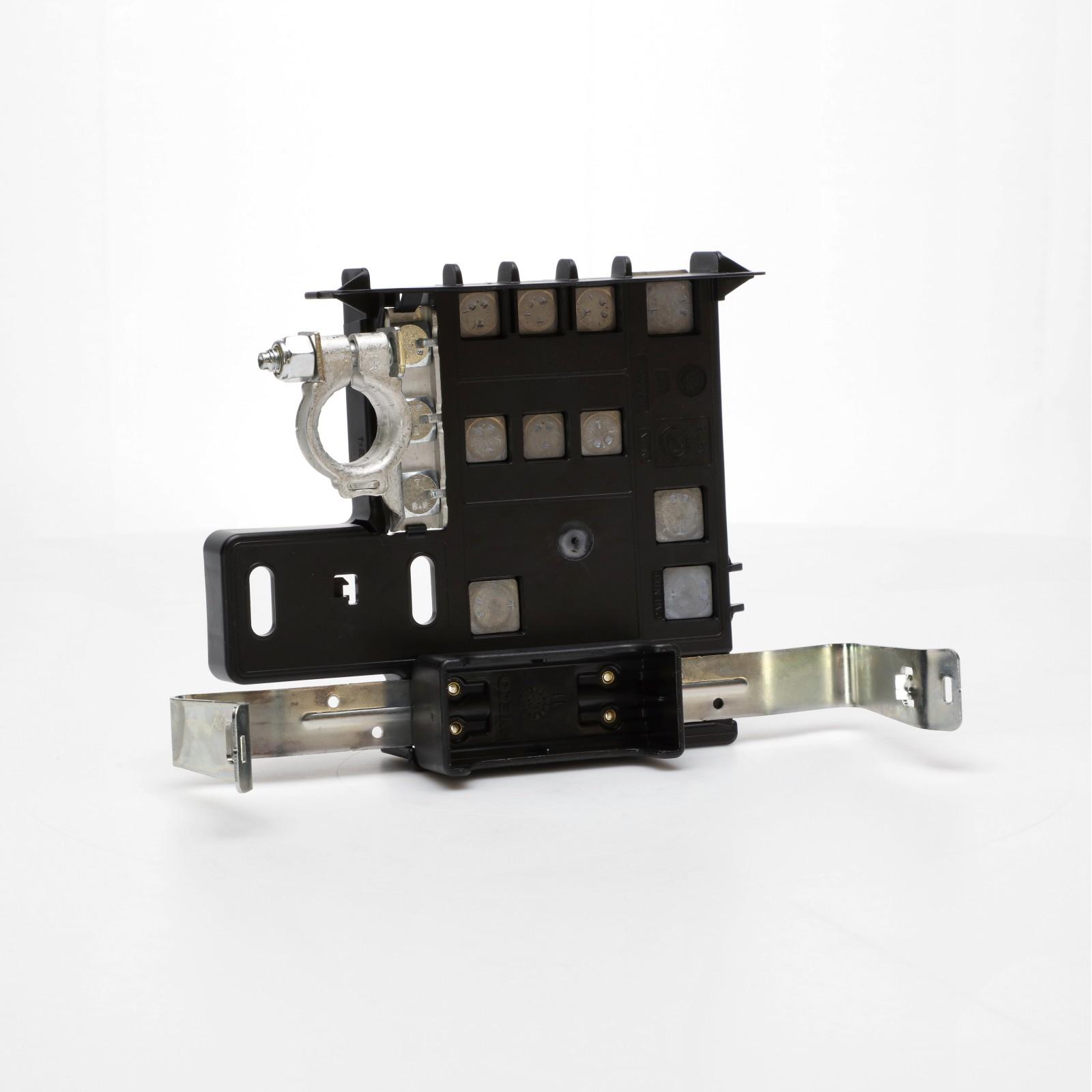 Original Iveco 69500831 Batterieklemme plus mit Deckel Daily IV, V