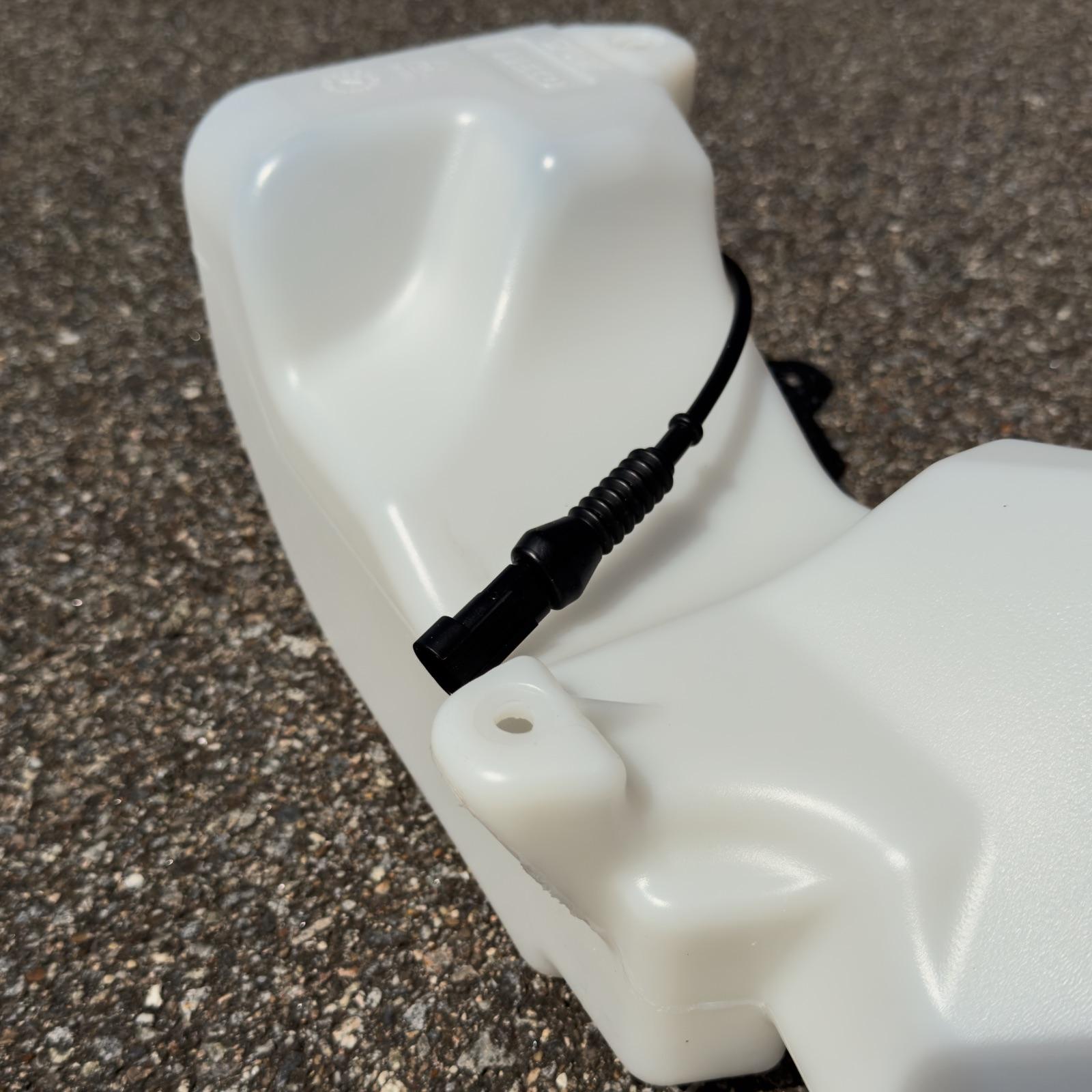 Original Iveco 504054336 Waschwasserbehälter, Scheibenreinigung Eurocargo IV