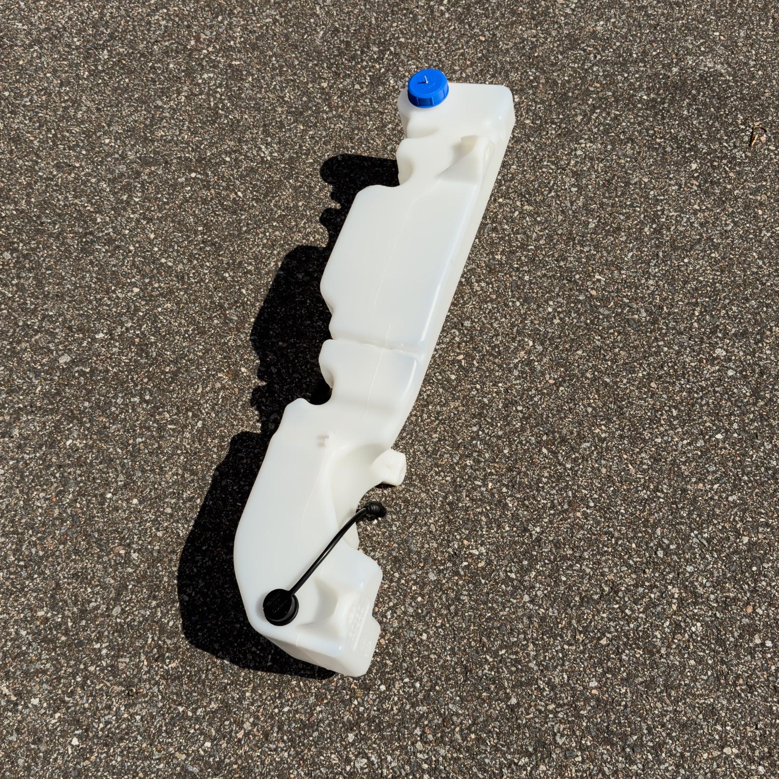 Original Iveco 504054336 Waschwasserbehälter, Scheibenreinigung Eurocargo IV