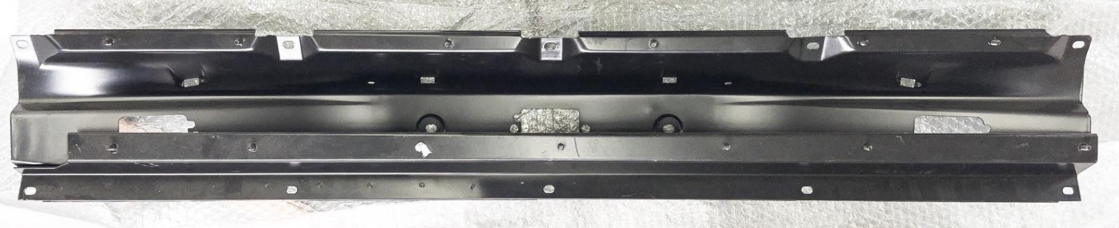 Original Iveco 500365259 Führung-Türfuehrung Original Iveco 500365259 Führung-Türfuehrung