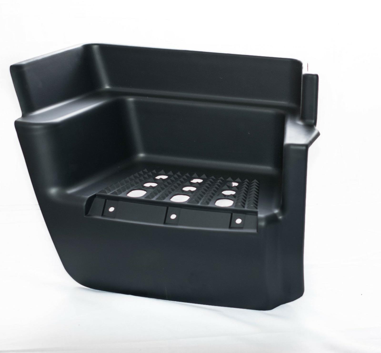 Original Iveco 2997524 PLAST.FOOTPLATE RH