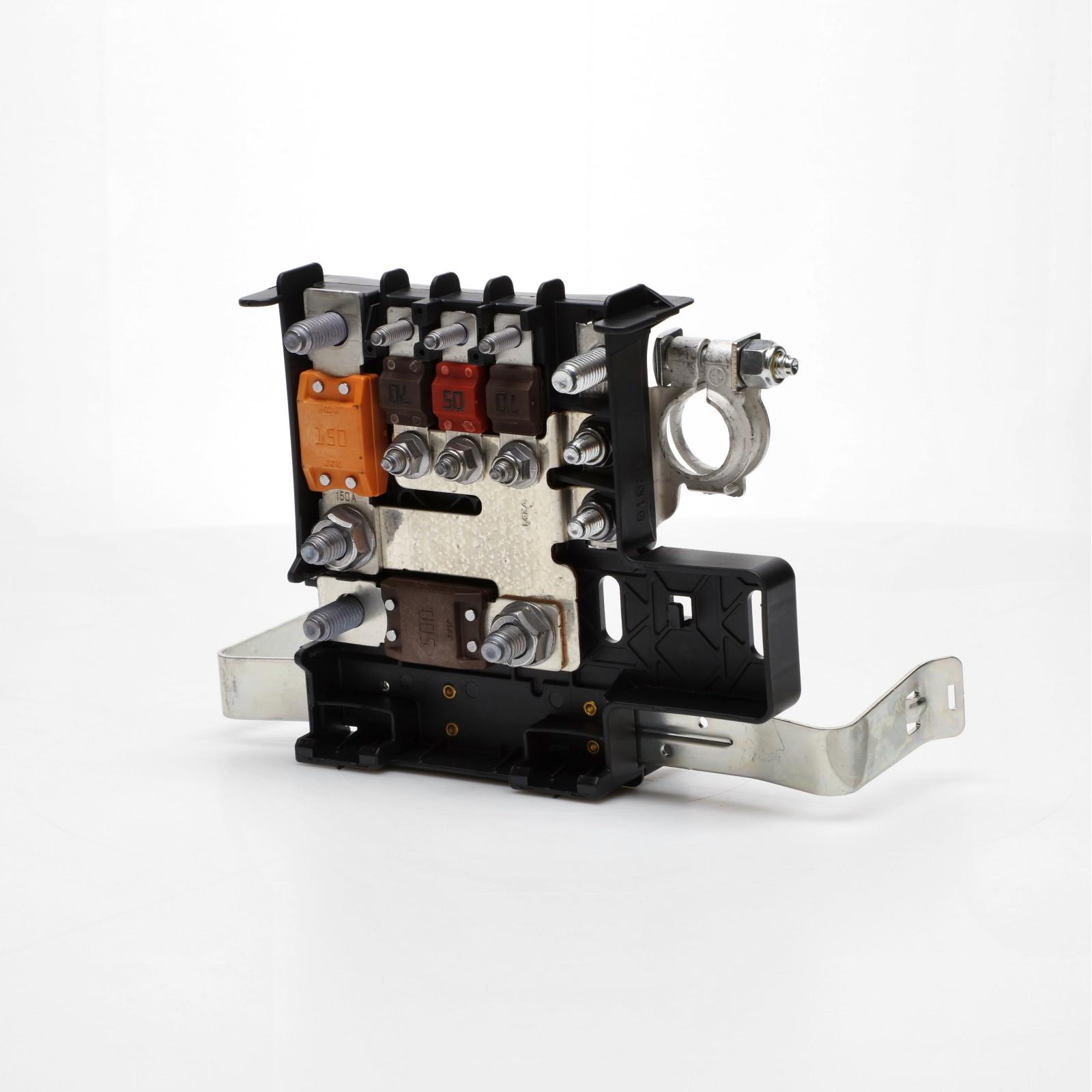 Original Iveco 69500831 Batterieklemme plus mit Deckel Daily IV, V Original Iveco 69500831 Batterieklemme plus mit Deckel Daily IV, V