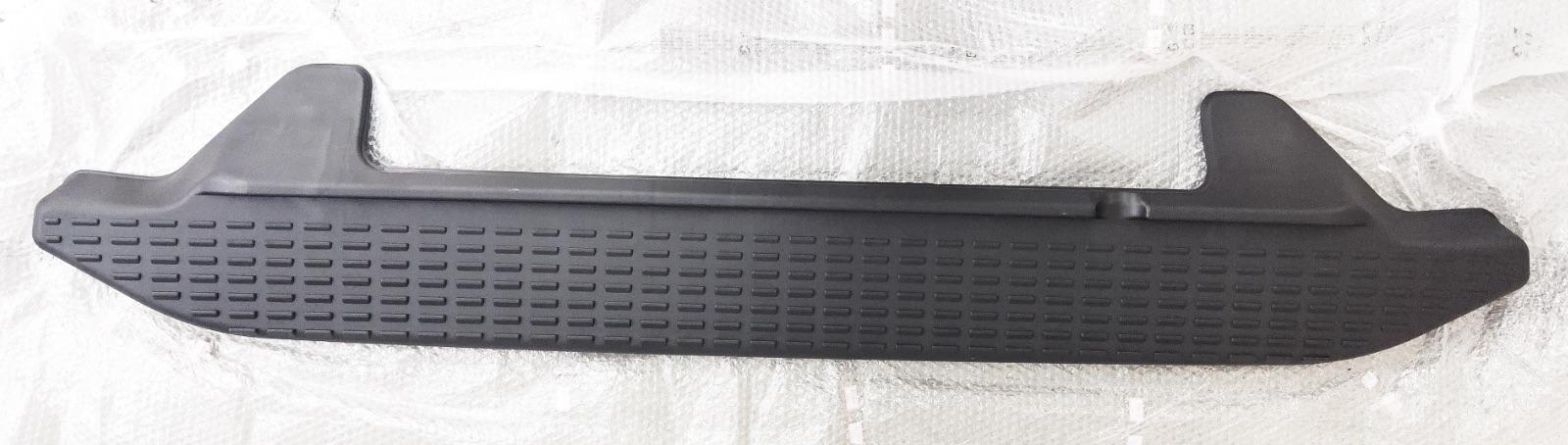 Original Iveco 504100592 Belag-Trittbelag (Kunststoff) Original Iveco 504100592 Belag-Trittbelag (Kunststoff)