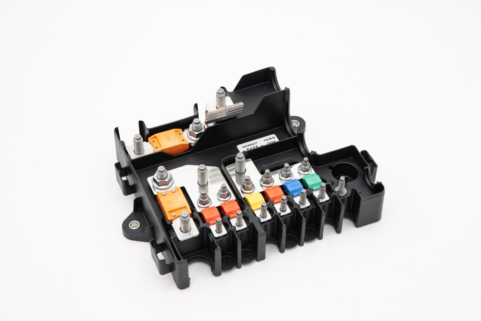 Original Iveco 5801585977 Sicherungskasten, Plusklemme Daily 2.3 3.0 2014 - 2019