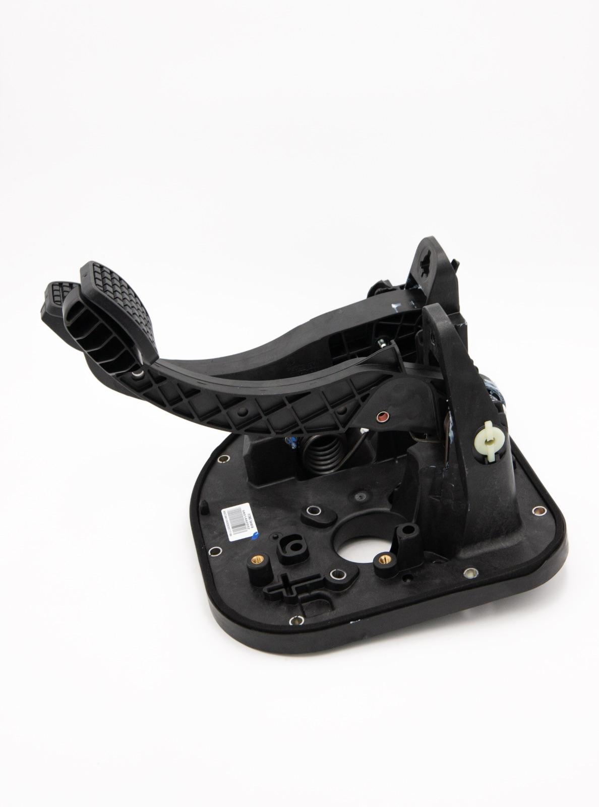 Original Iveco 5801492032 Bremskupplungspedale Daily ab 2014